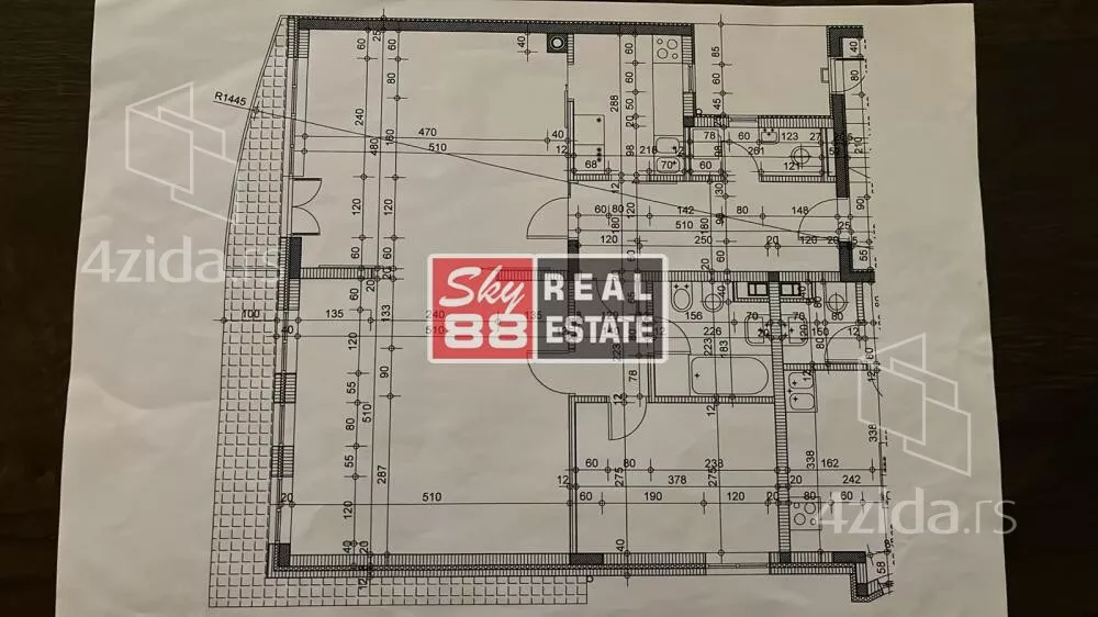 Trosoban stan | 4zida