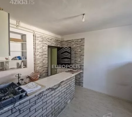 Lokal | 4zida