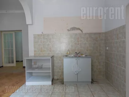 HILANDARSKA OKOLINA | 4zida.rs