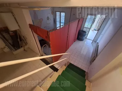 FILMSKI GRAD | 4zida.rs