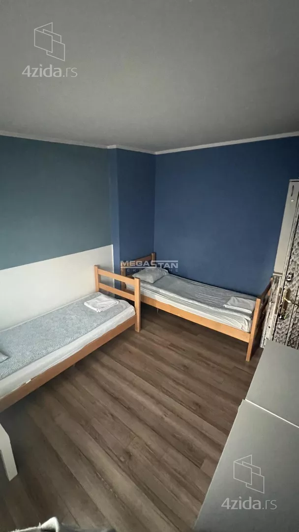 Šestoiposoban stan | 4zida