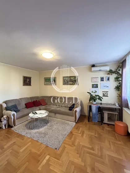 Janka Čmelika | 4zida.rs