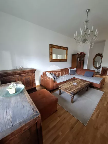 Petra Konjovića | 4zida.rs