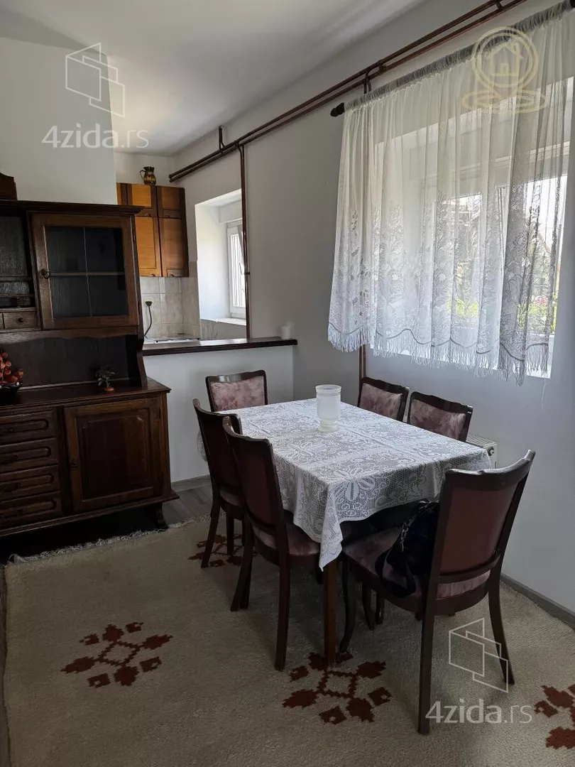 Troiposoban stan | 4zida