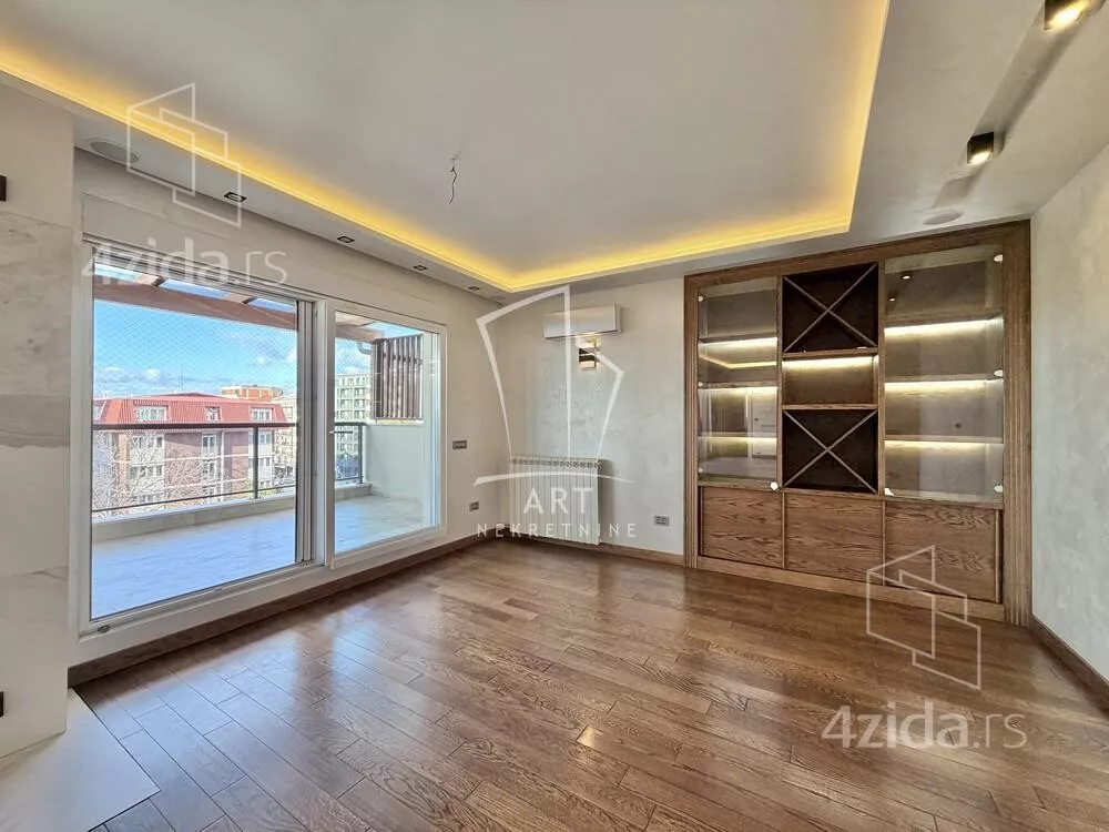 Petosoban stan | 4zida