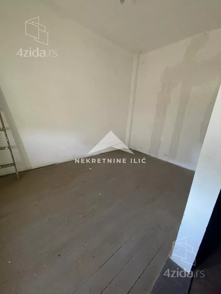 Šestosoban stan | 4zida