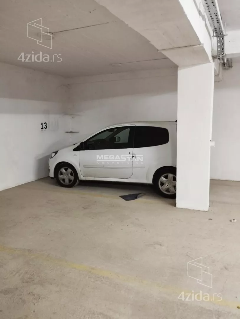 Garaža | 4zida