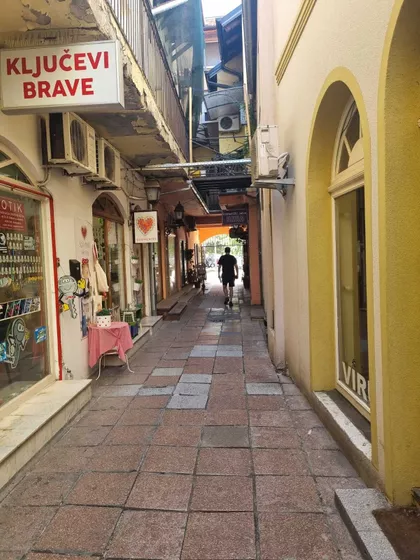 Poslovni prostor na prodaju · 16 m² · Novi Sad - Centar, Stari Grad, Gradske lokacije, Novi Sad