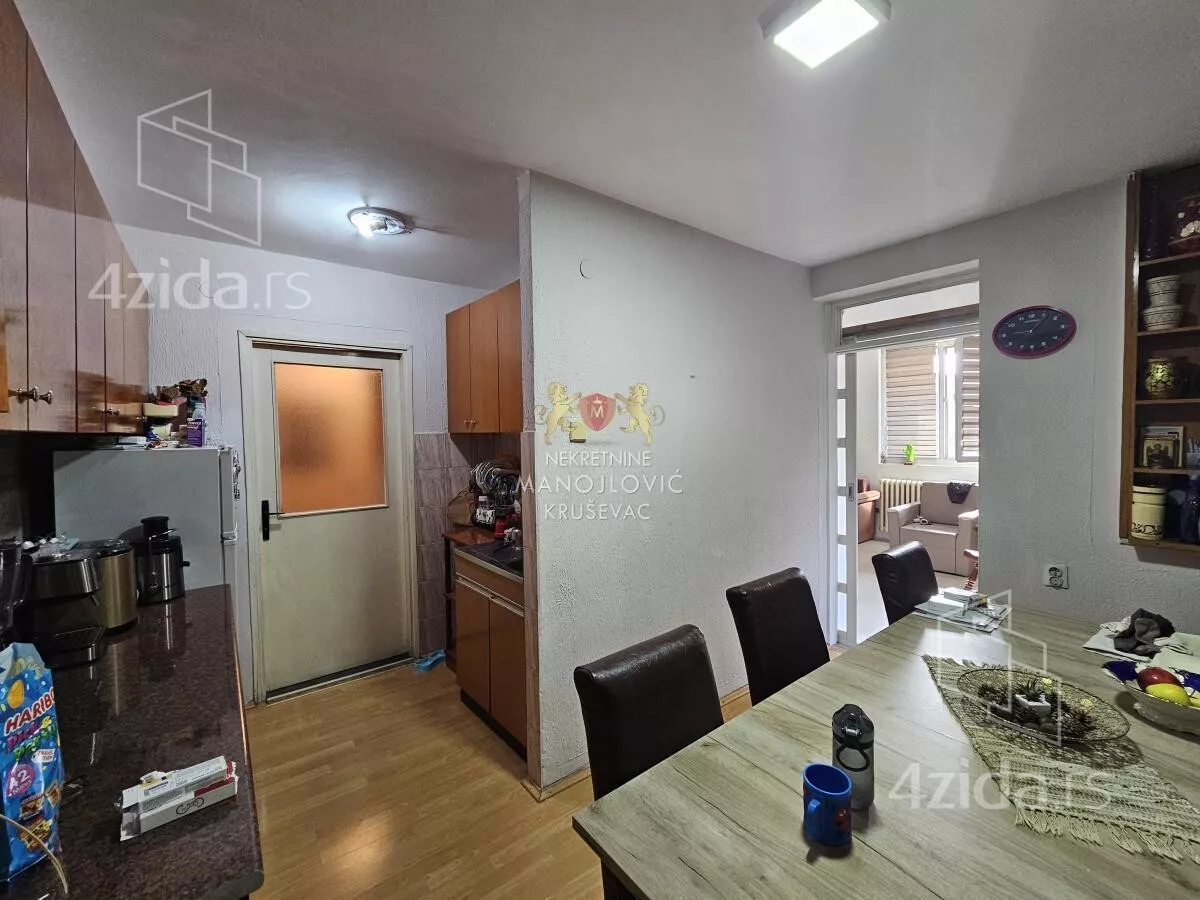 Troiposoban stan | 4zida