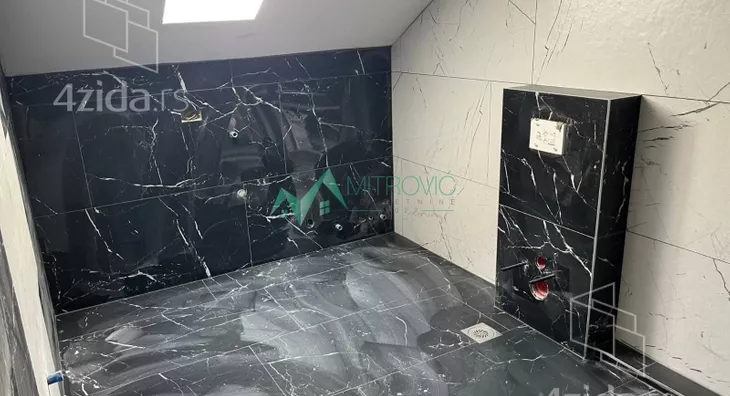 Četvoroiposoban stan | 4zida