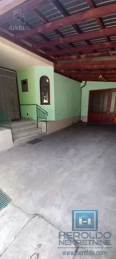 Kuća | 4zida