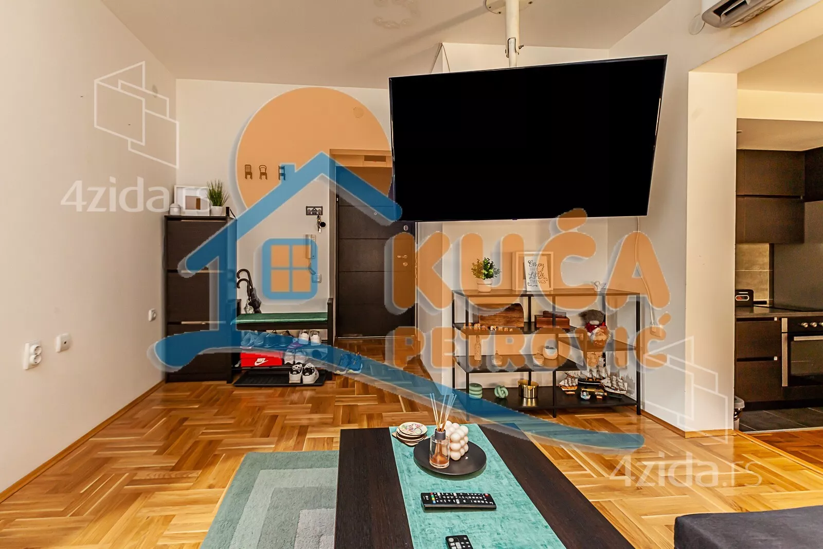 Jednoiposoban stan | 4zida