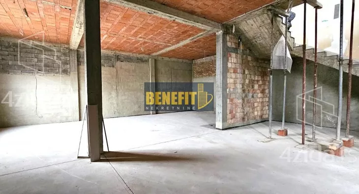 Poslovna zgrada | 4zida