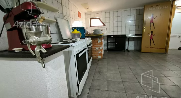 4-etažna kuća | 4zida