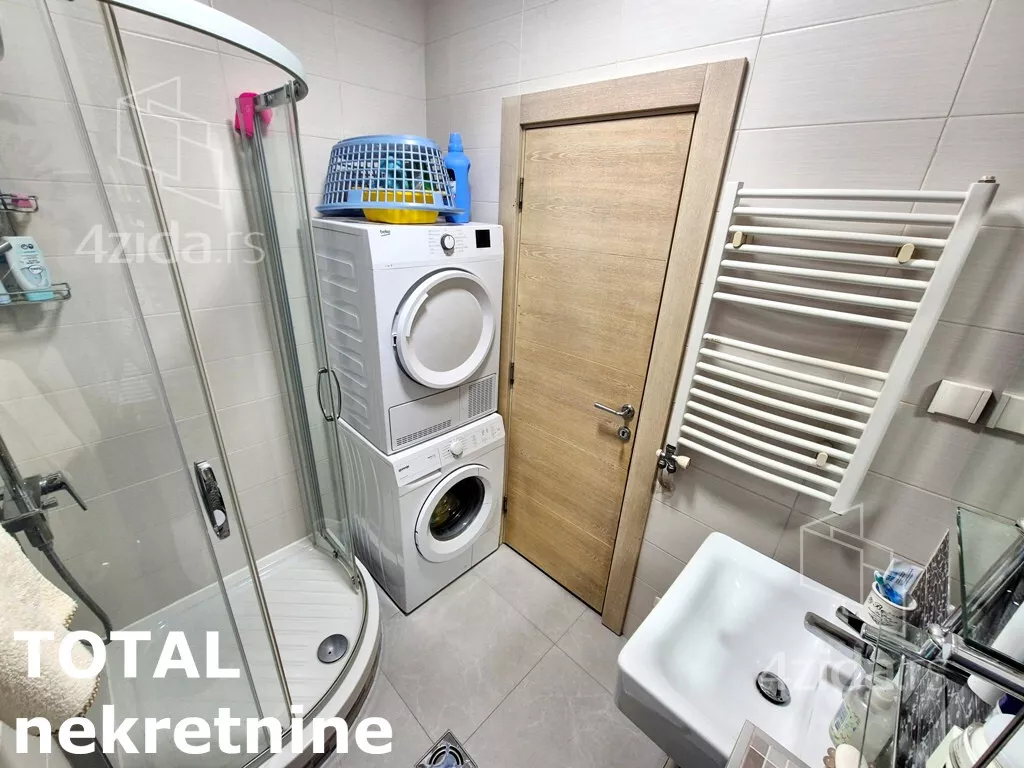 Šestosoban stan | 4zida