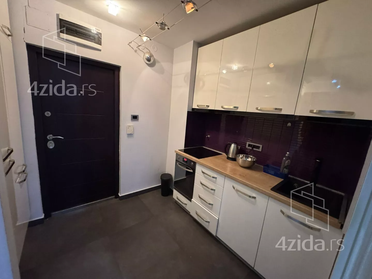 Jednosoban stan | 4zida