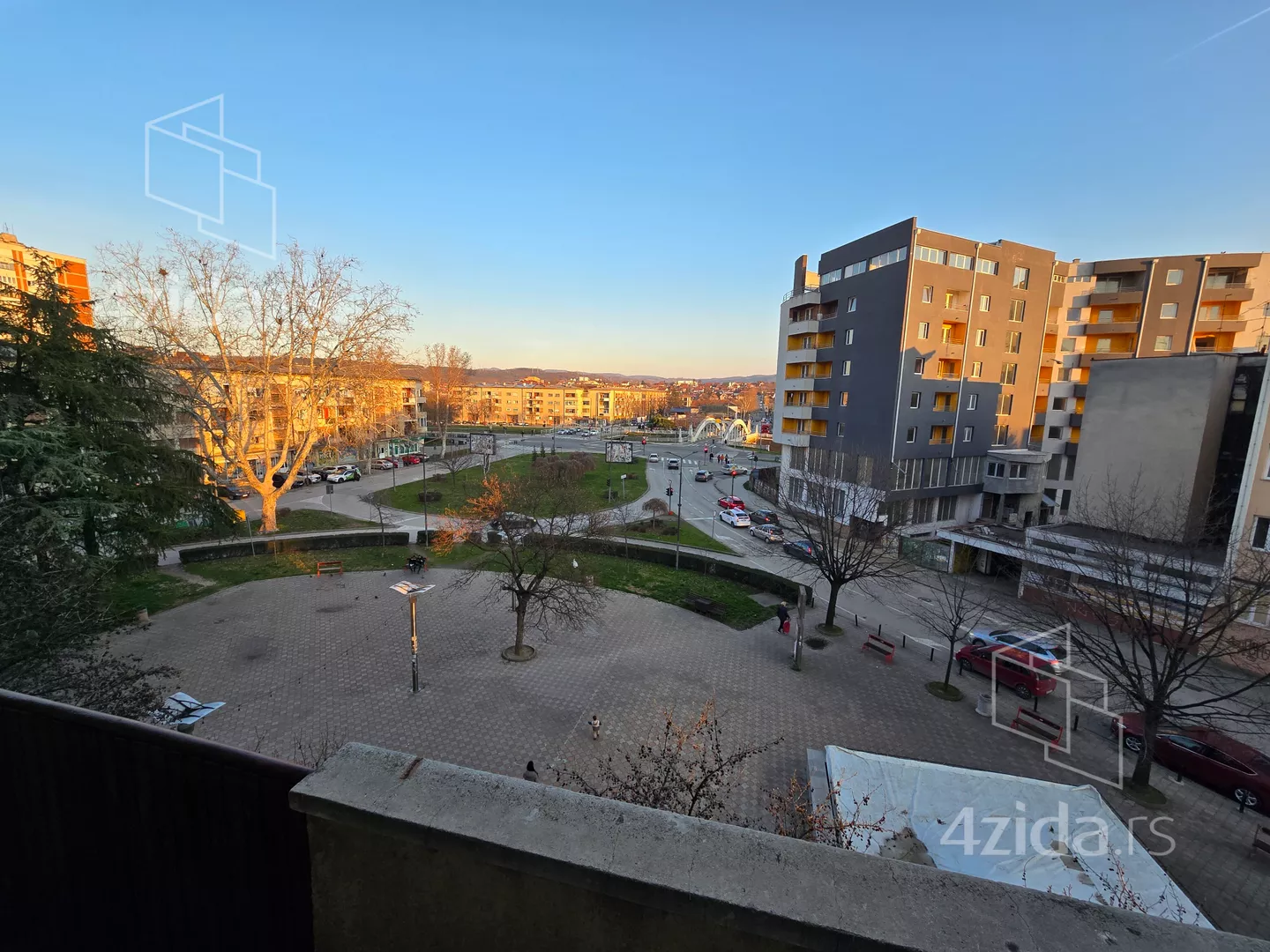 Dvoiposoban stan | 4zida