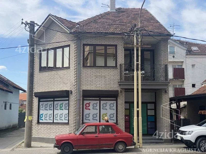 Lokal | 4zida