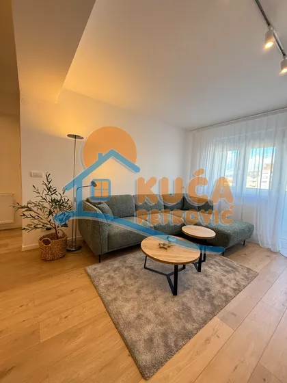 Cara Dušana | 4zida.rs