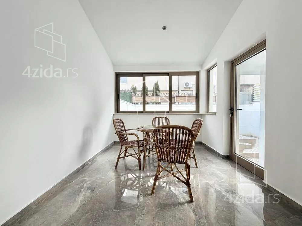 5-etažna kuća | 4zida