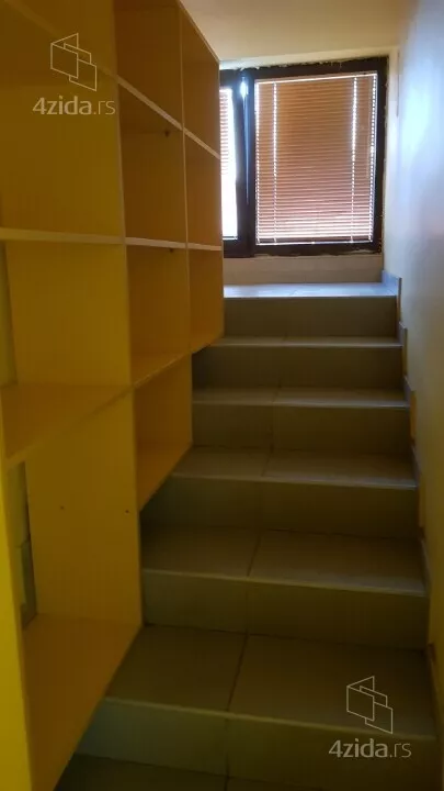 Šestosoban stan | 4zida