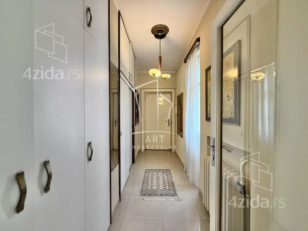 Petoiposoban stan | 4zida