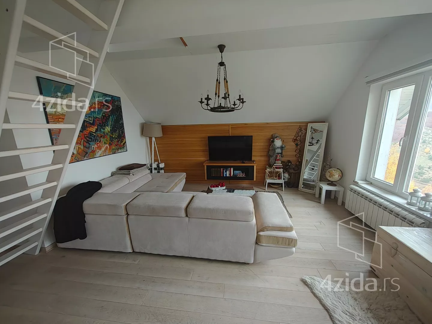 Dvoiposoban stan | 4zida