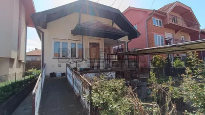 Dositelja Obradovića | 4zida.rs
