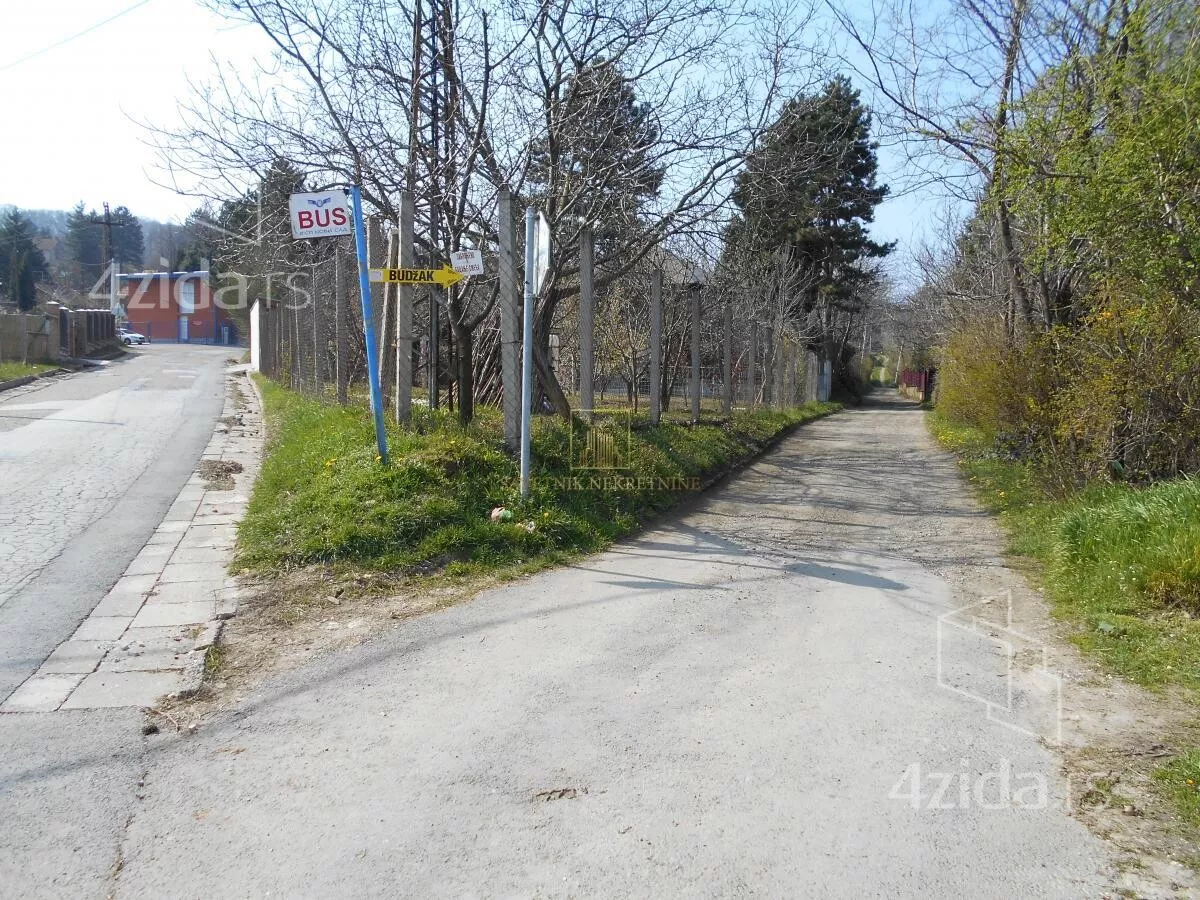 Plac | 4zida