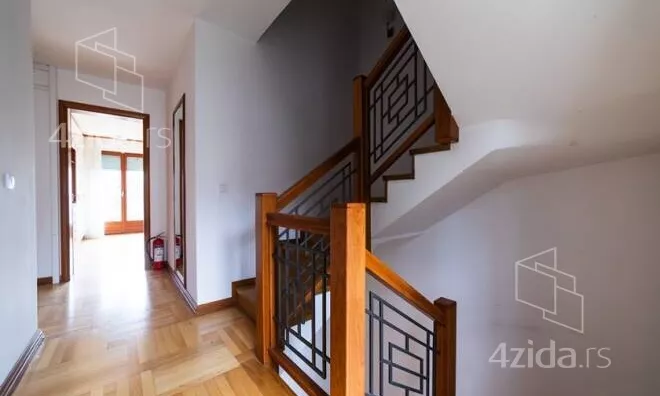 4-etažna kuća | 4zida