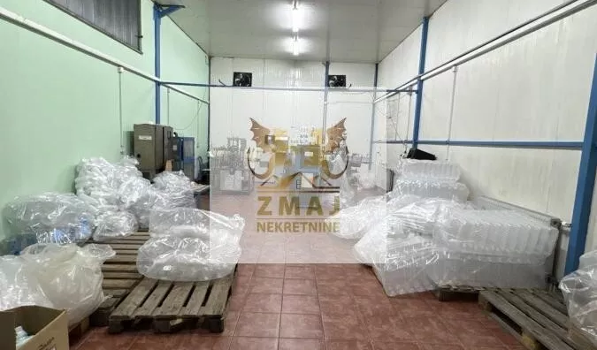 Poslovna zgrada | 4zida