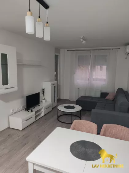 JANKA ČMELIKA | 4zida.rs