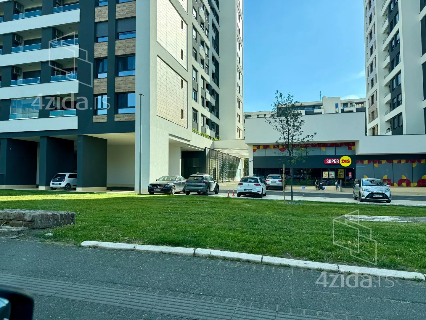Lokal | 4zida