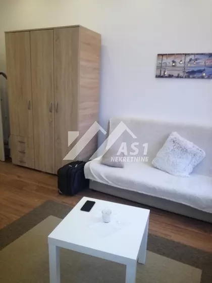 Skerlićeva | 4zida.rs