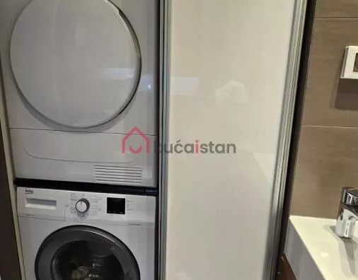 Četvoroiposoban stan | 4zida