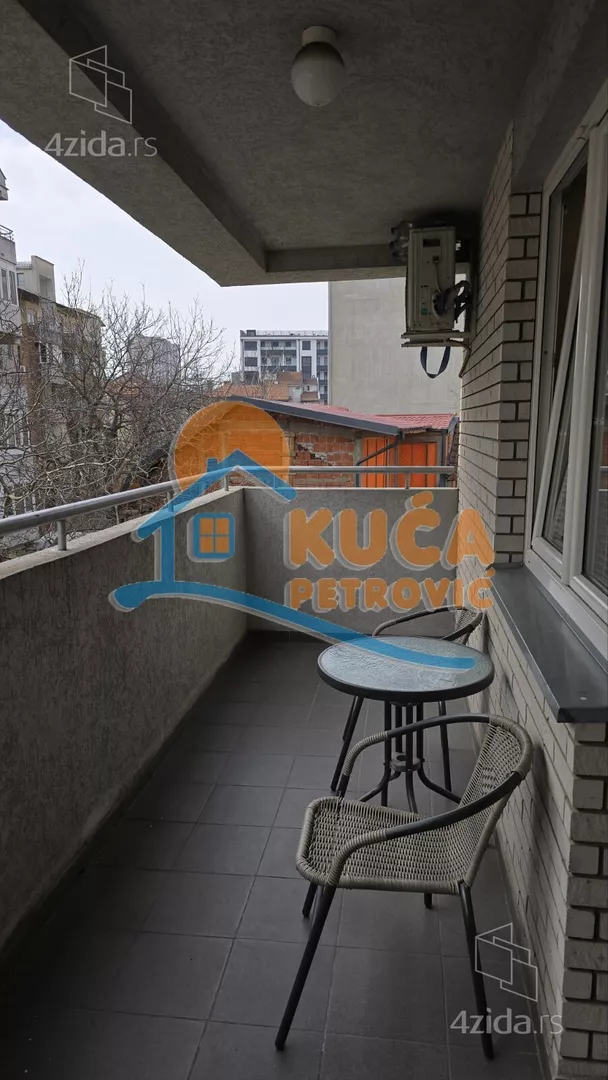 Dvoiposoban stan | 4zida