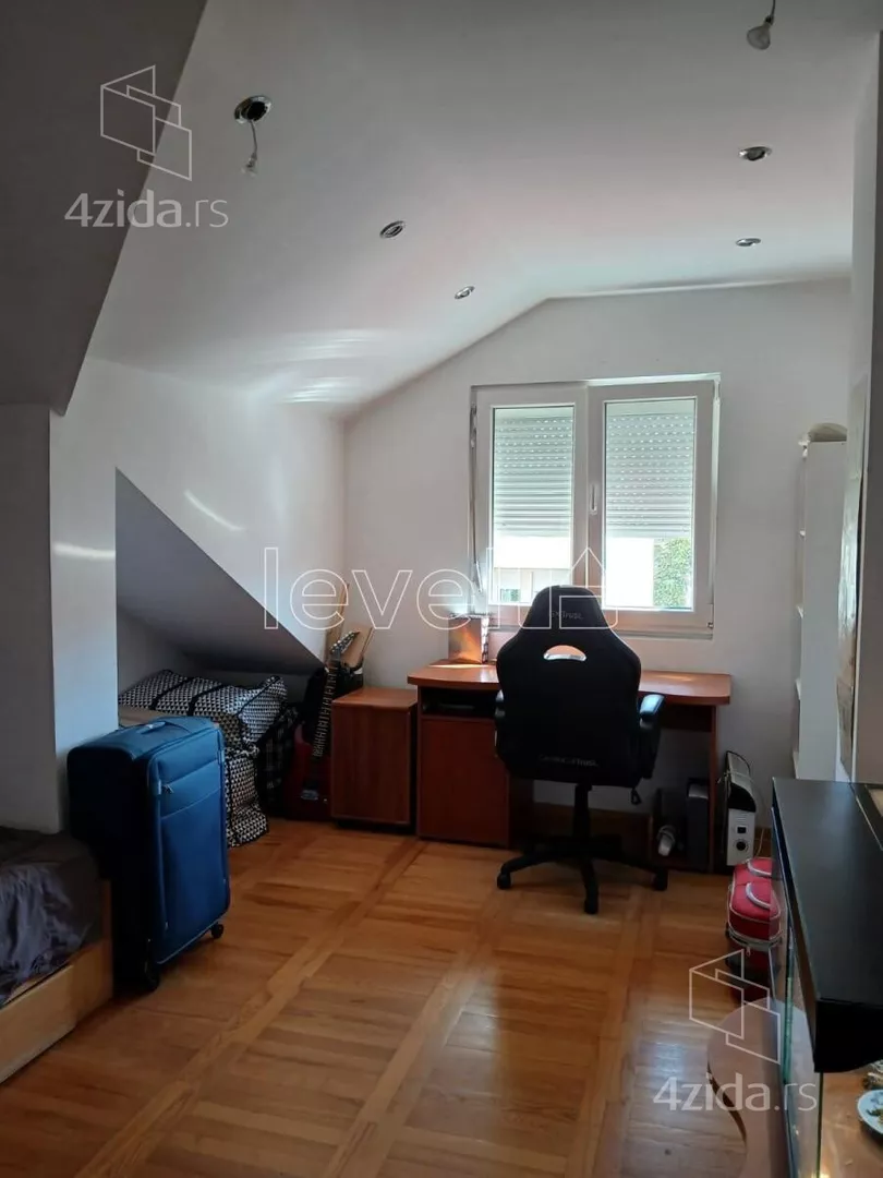 Četvoroiposoban stan | 4zida