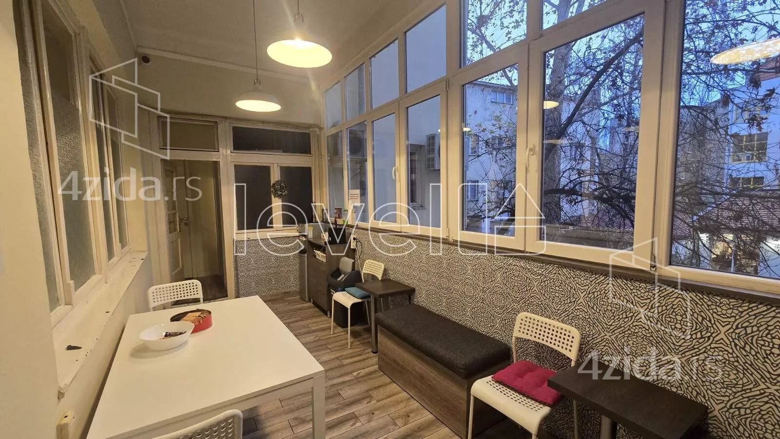 Petosoban stan | 4zida