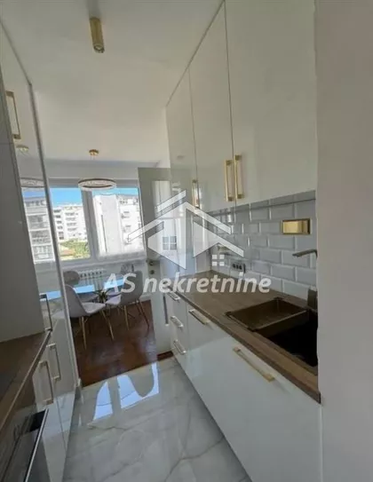 Crveni Krst Vračar | 4zida.rs