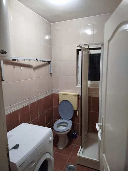 Lomničke Borbe 12A | 4zida.rs
