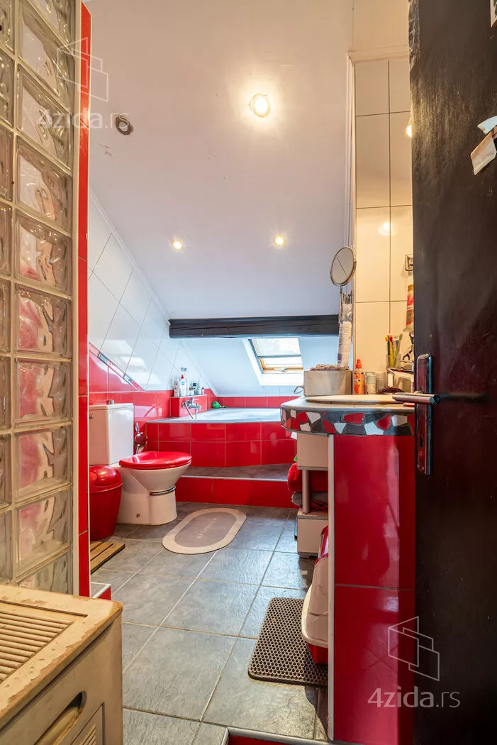 Četvoroiposoban stan | 4zida