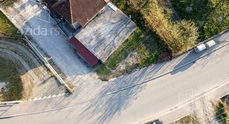Plac | 4zida