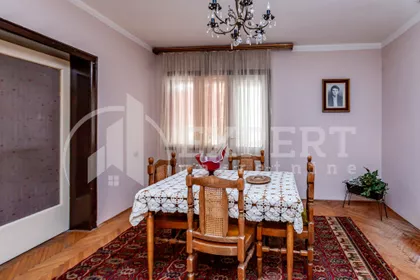 Jovana Skerlića | 4zida.rs