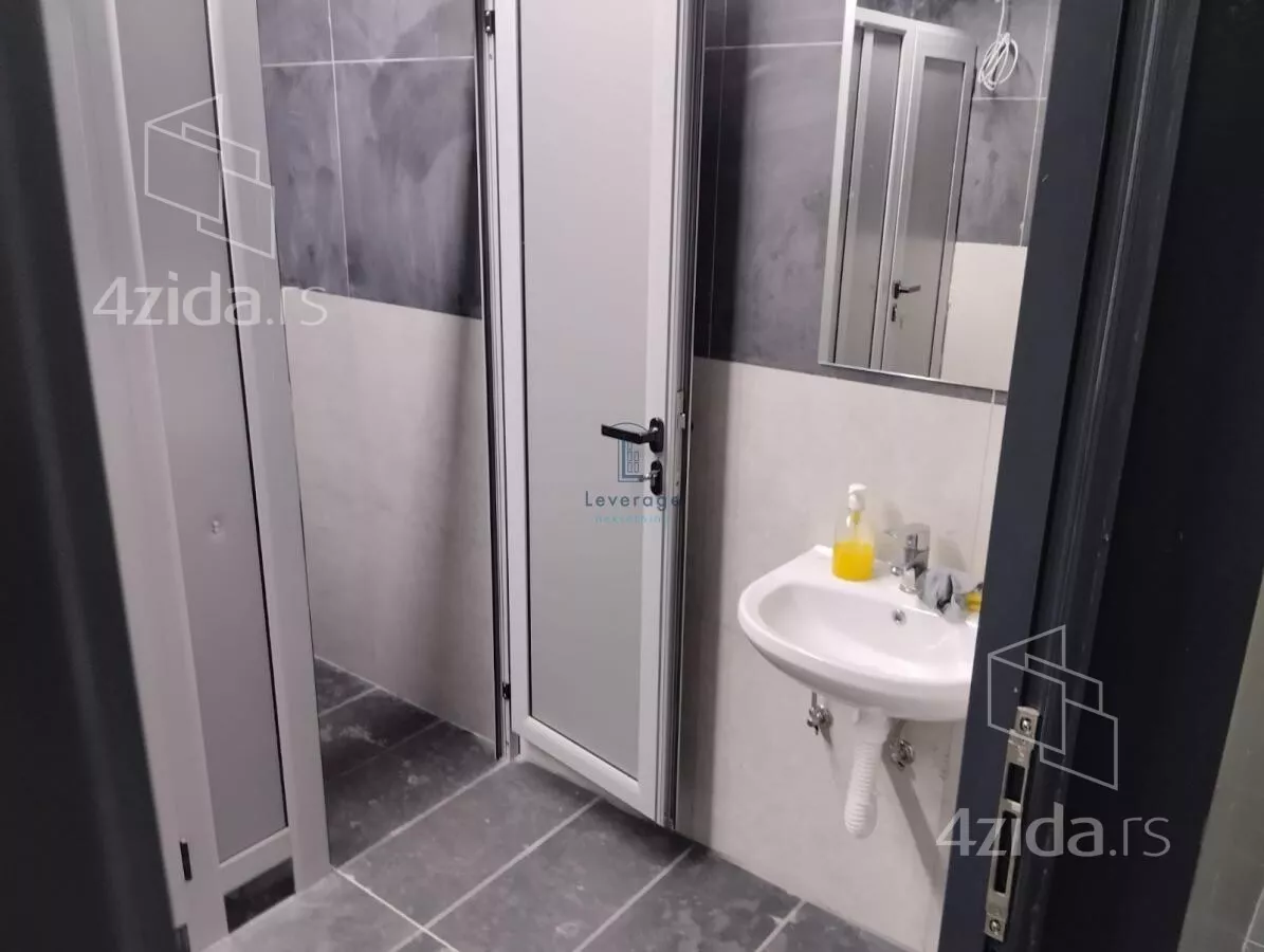 Šestosoban stan | 4zida