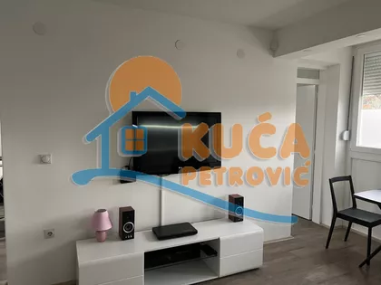 Kosovke Devojke | 4zida.rs