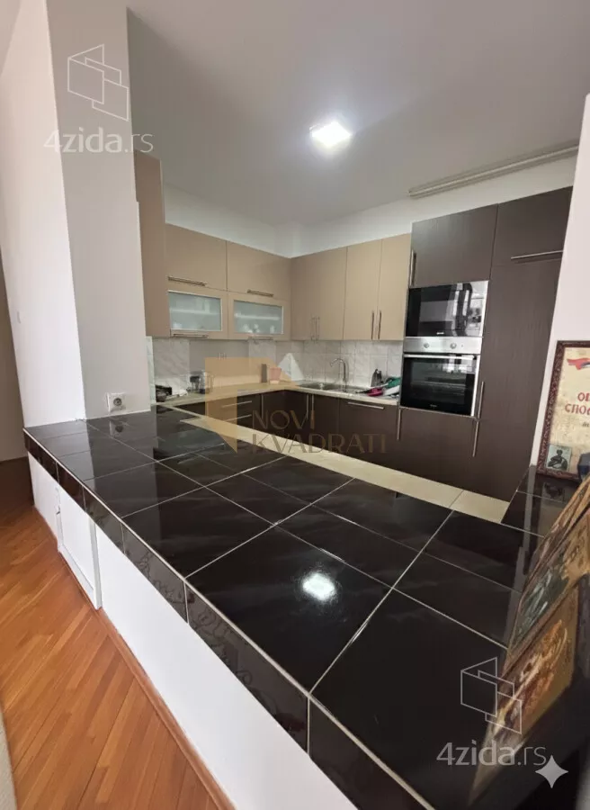 Petosoban stan | 4zida