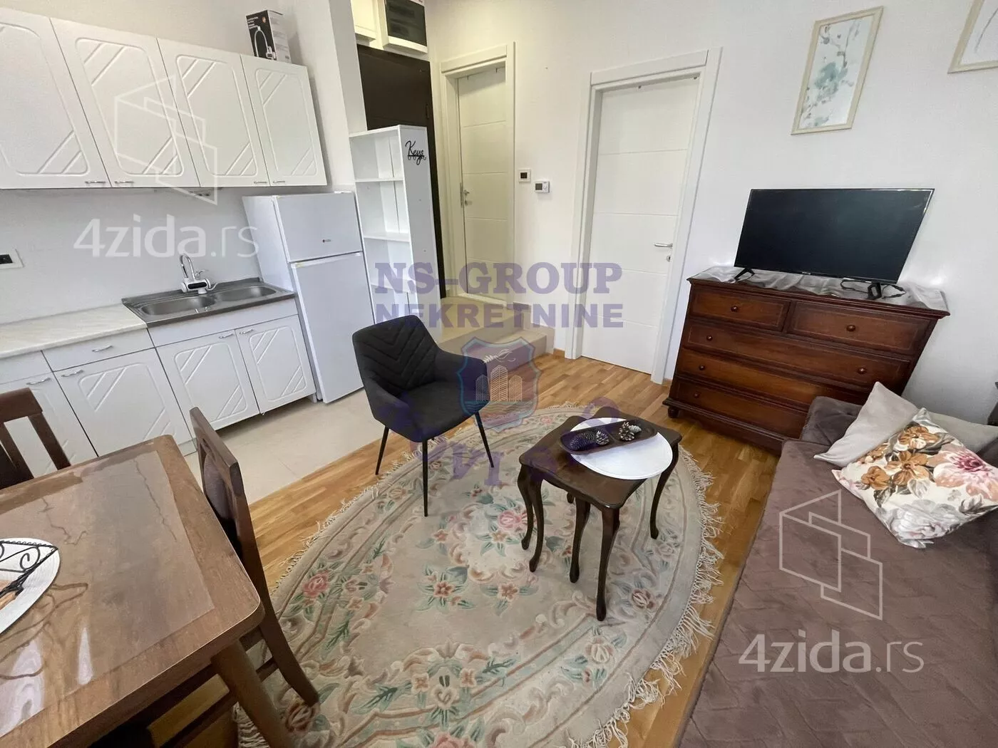 Jednoiposoban stan | 4zida