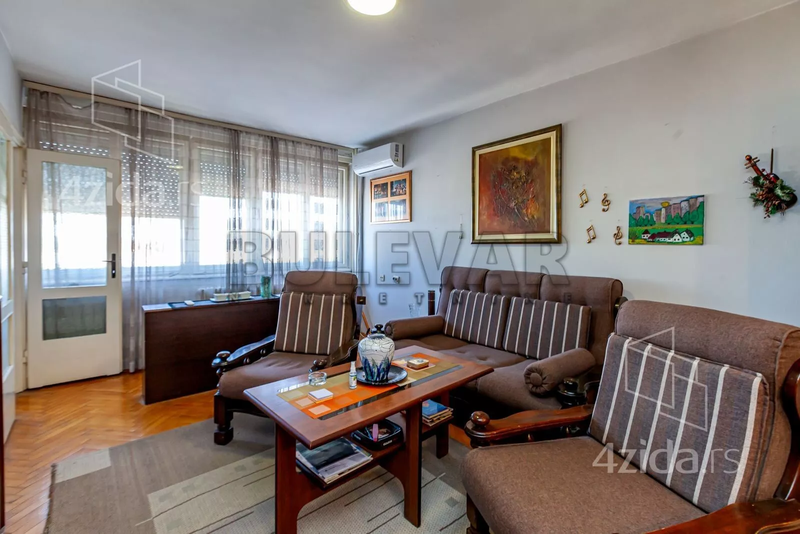 Troiposoban stan | 4zida