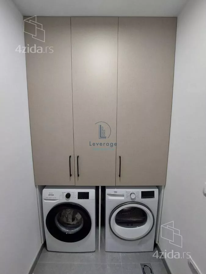 Četvoroiposoban stan | 4zida