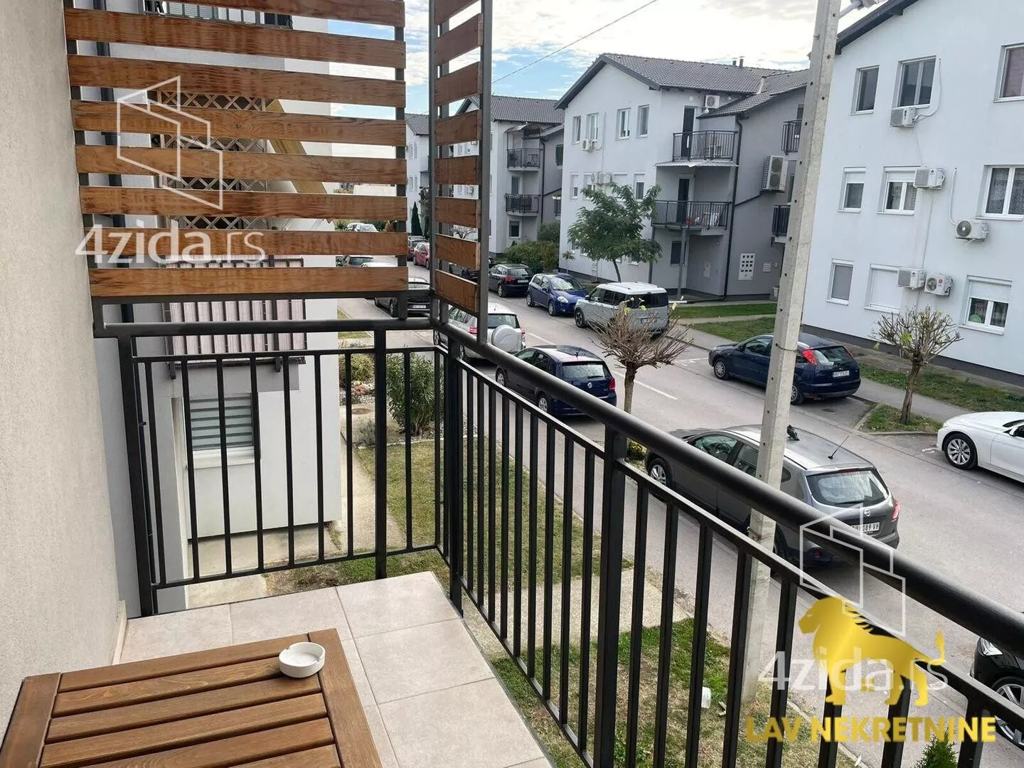 Troiposoban stan | 4zida